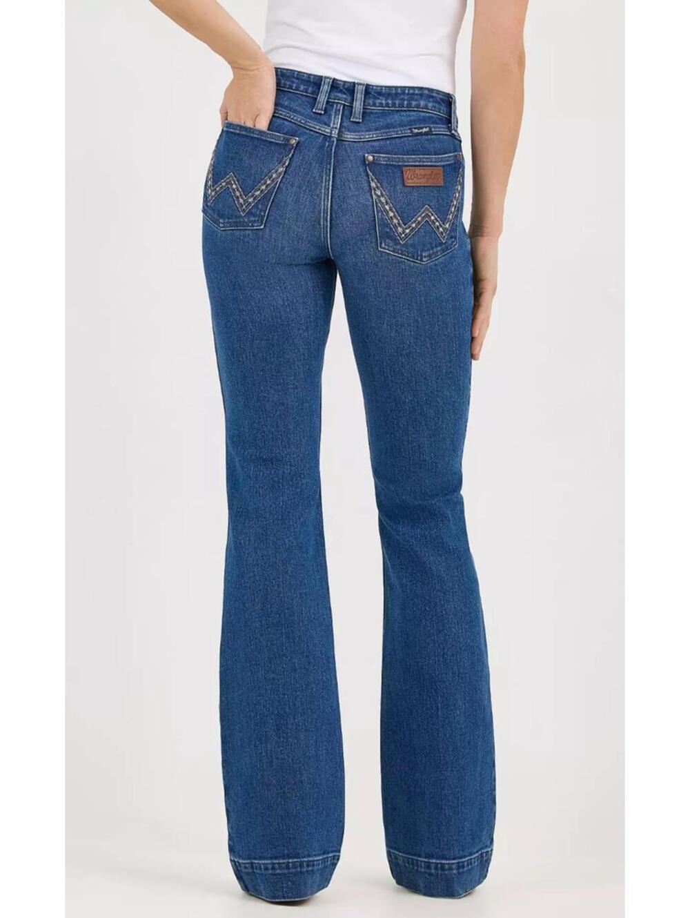 Wrangler Retro Mae mid-rise boot cut woman's jeans Size 33/30